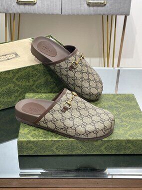 Gucci slippers